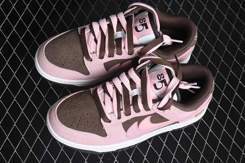 All categories Nk SB Dunk series Nk SB Dunk Low low-top sneakers Nk Dunk Low 85 double hook series Strawberry chestnut SB low-top sports and leisure sneakers HV1799-161
